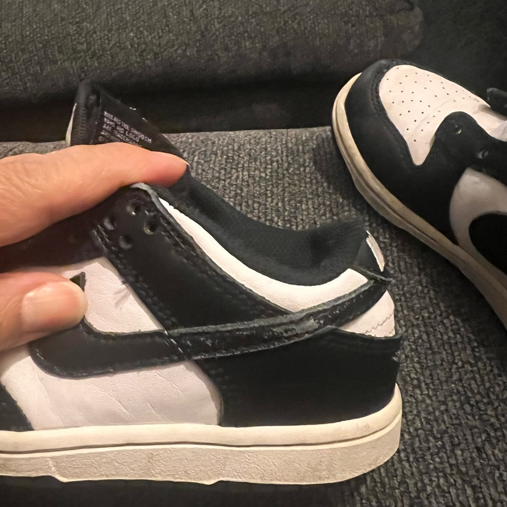 Pre~loved Nike Kids Black and White Sneakers AKA Dunk low. - Picture 6 of 8